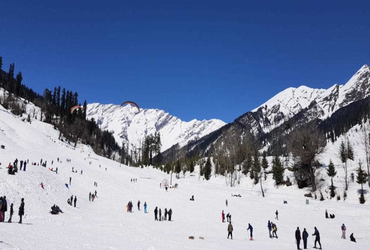 tourist rush in manali and solang nala after fresh snowfall