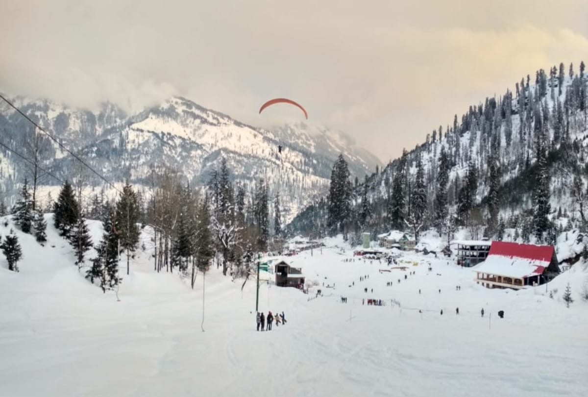 tourist rush in manali and solang nala after fresh snowfall