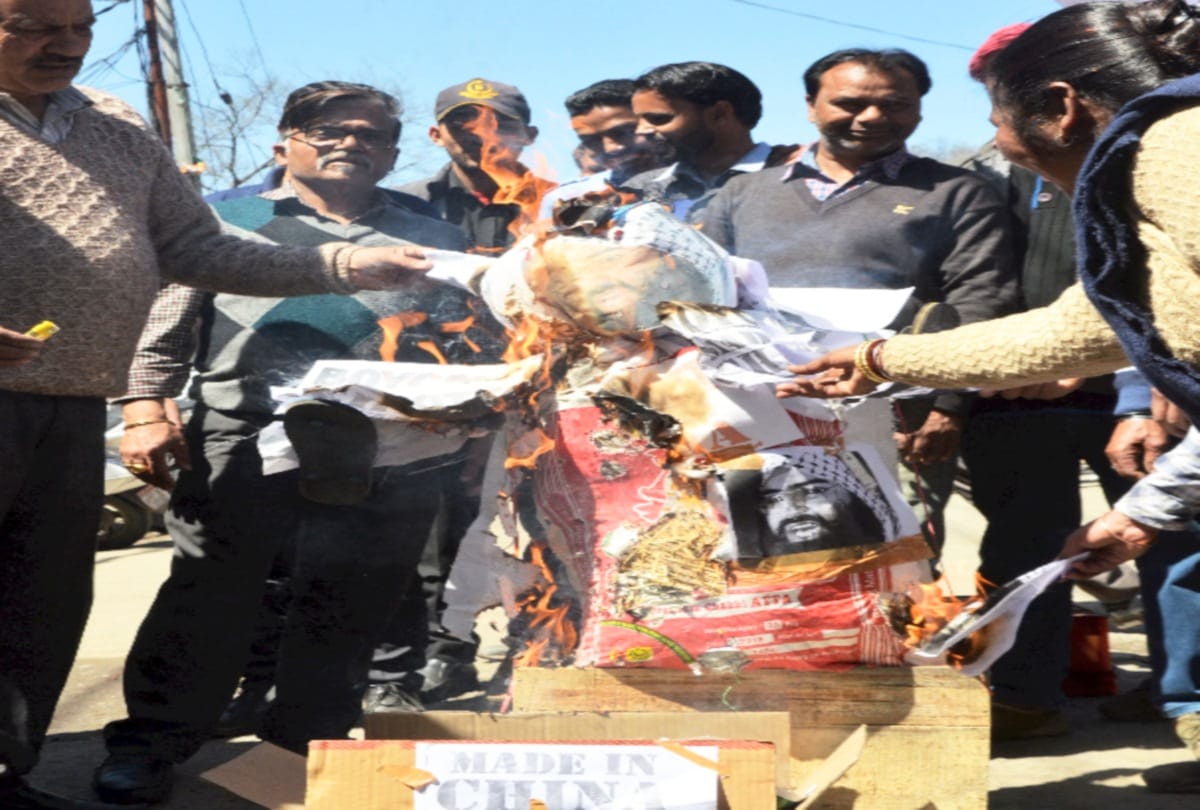 Terrorist Masood Azhar effigy and made in China product burnt in Solan himachal
