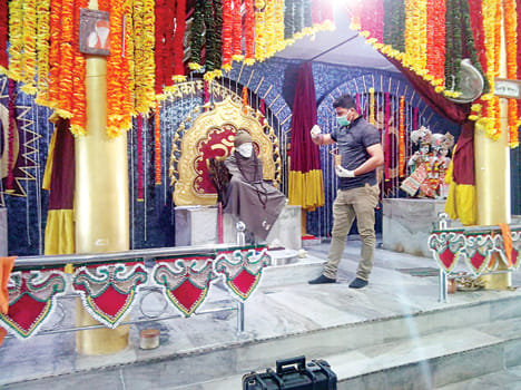 Millions of theft including the parasol from Sai Temple