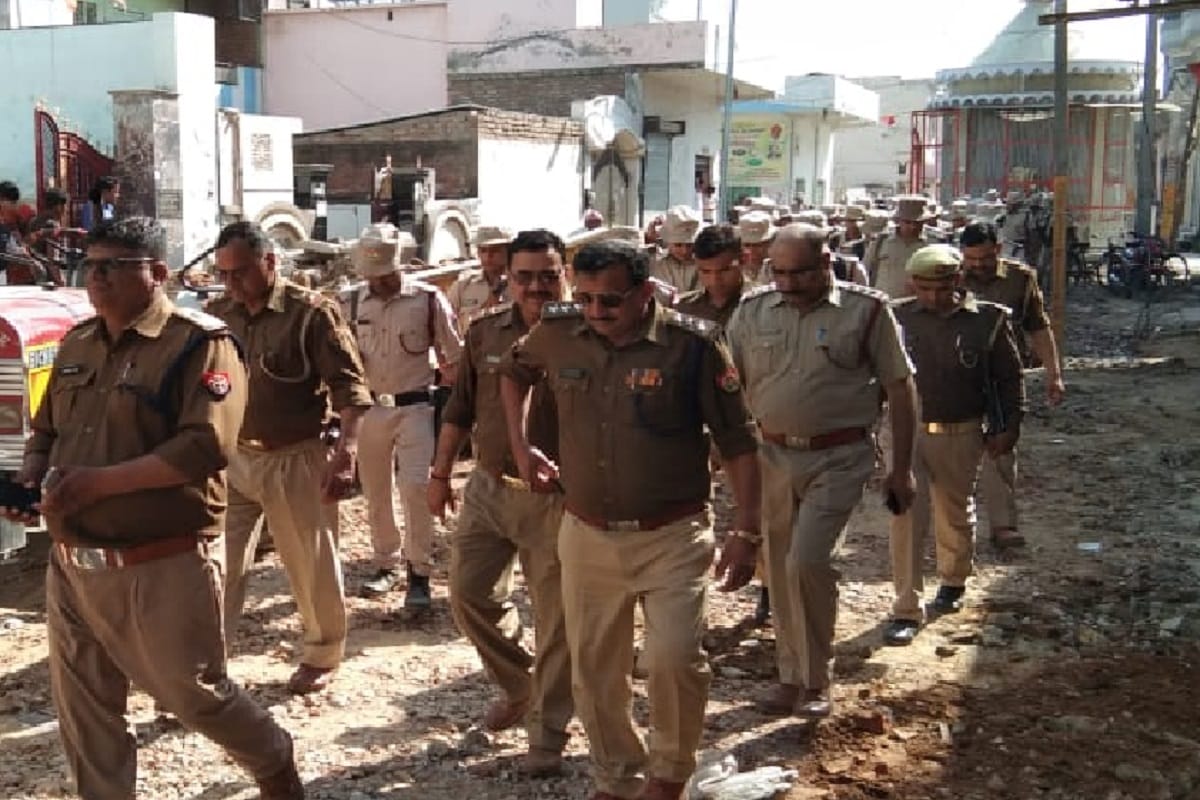 Conflict of two side in Muzaffarnagar and four peoples injured