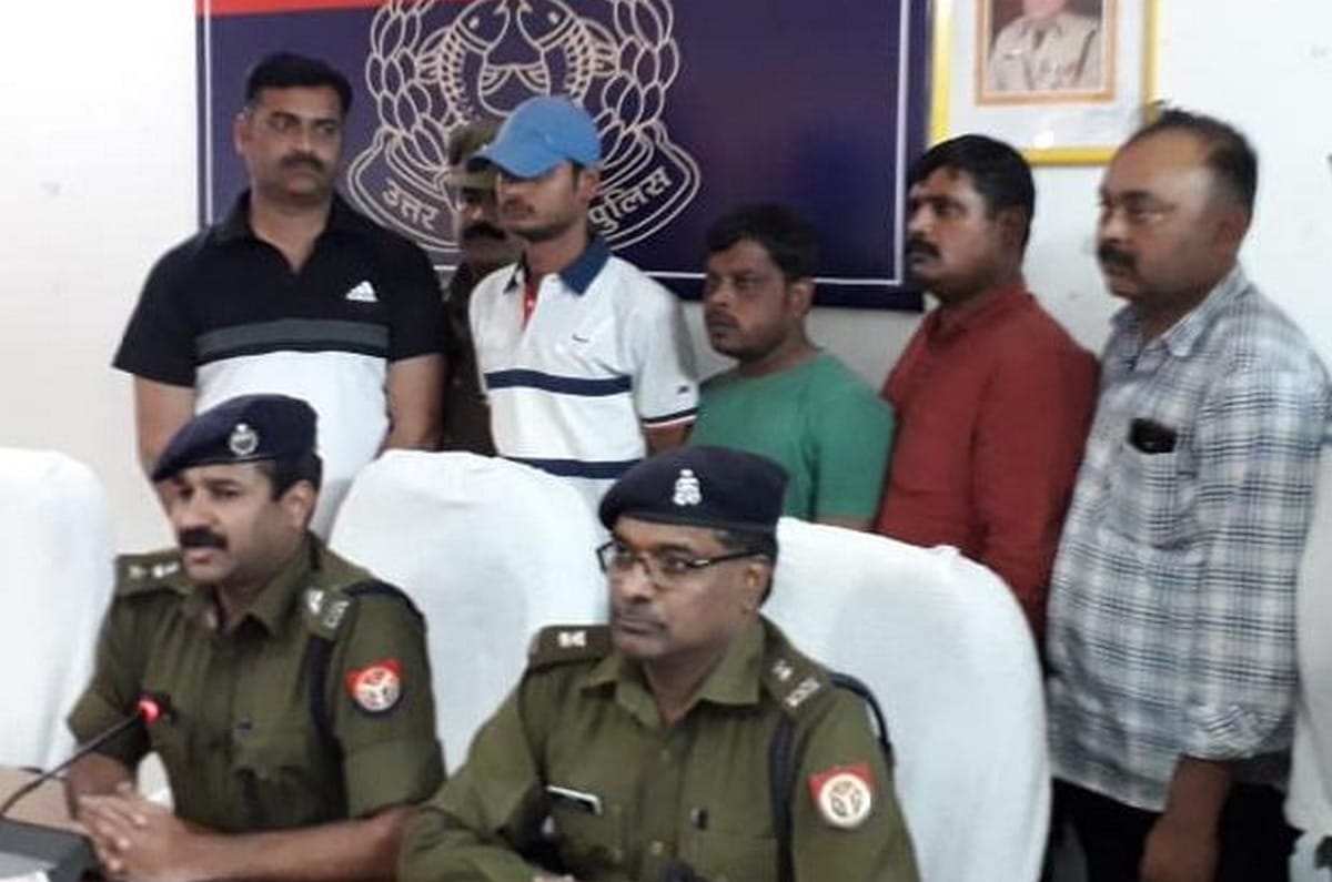 Police arrest two criminals in varanasi
