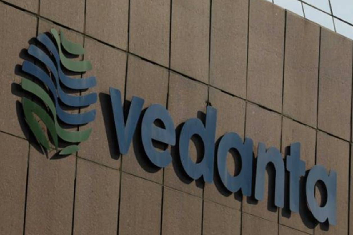 Foxconn and Vedanta make semiconductor chip in india set up Unit in gujrat with Rs 60000 crore