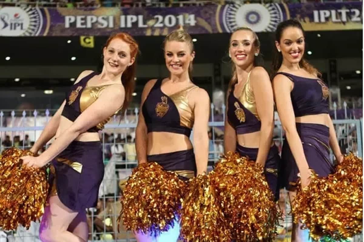 how much cheerleaders earn from ipl