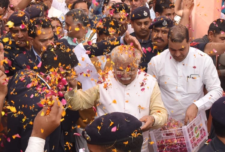 CM Manohar lal celebrate Holi in Kaithal