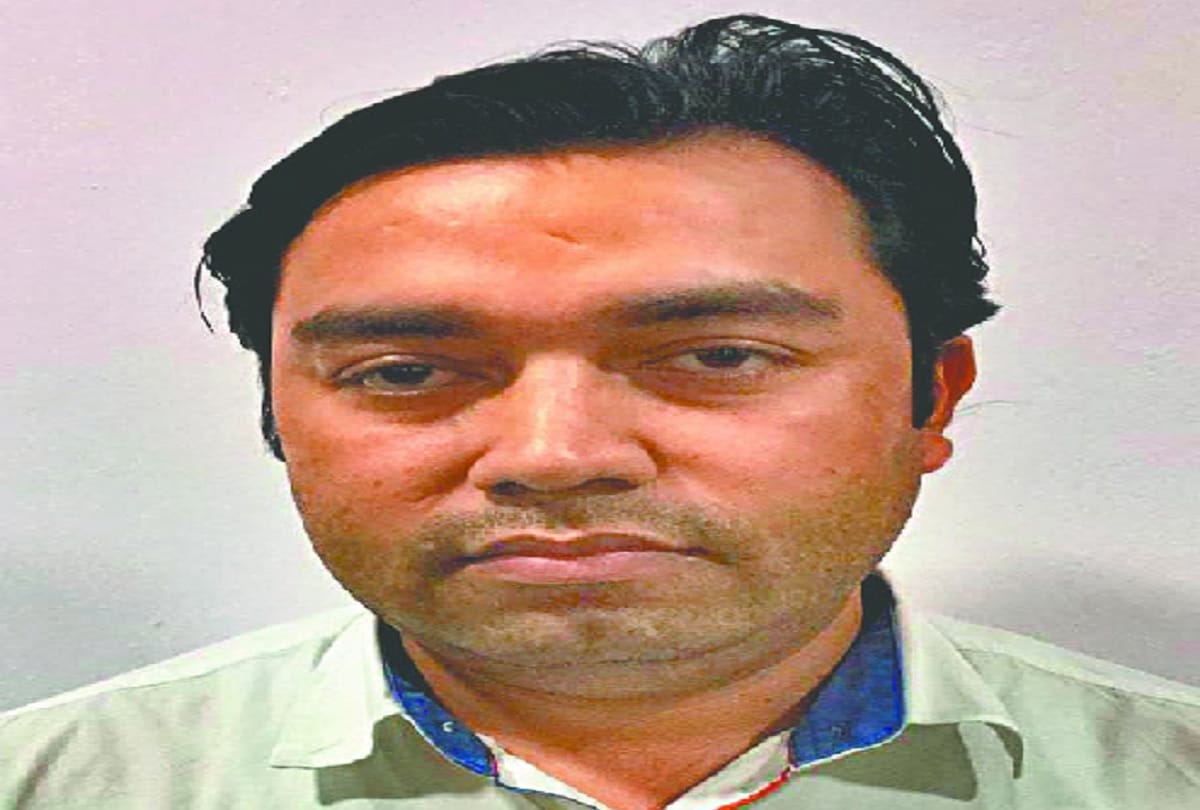 Mumbai Stock Broker Fraud Rs 3.19 cr with engineer brother