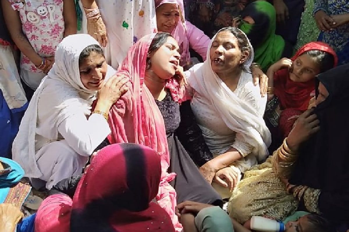 Muzaffarnagar, Two girls died after burning in Parasauli village
