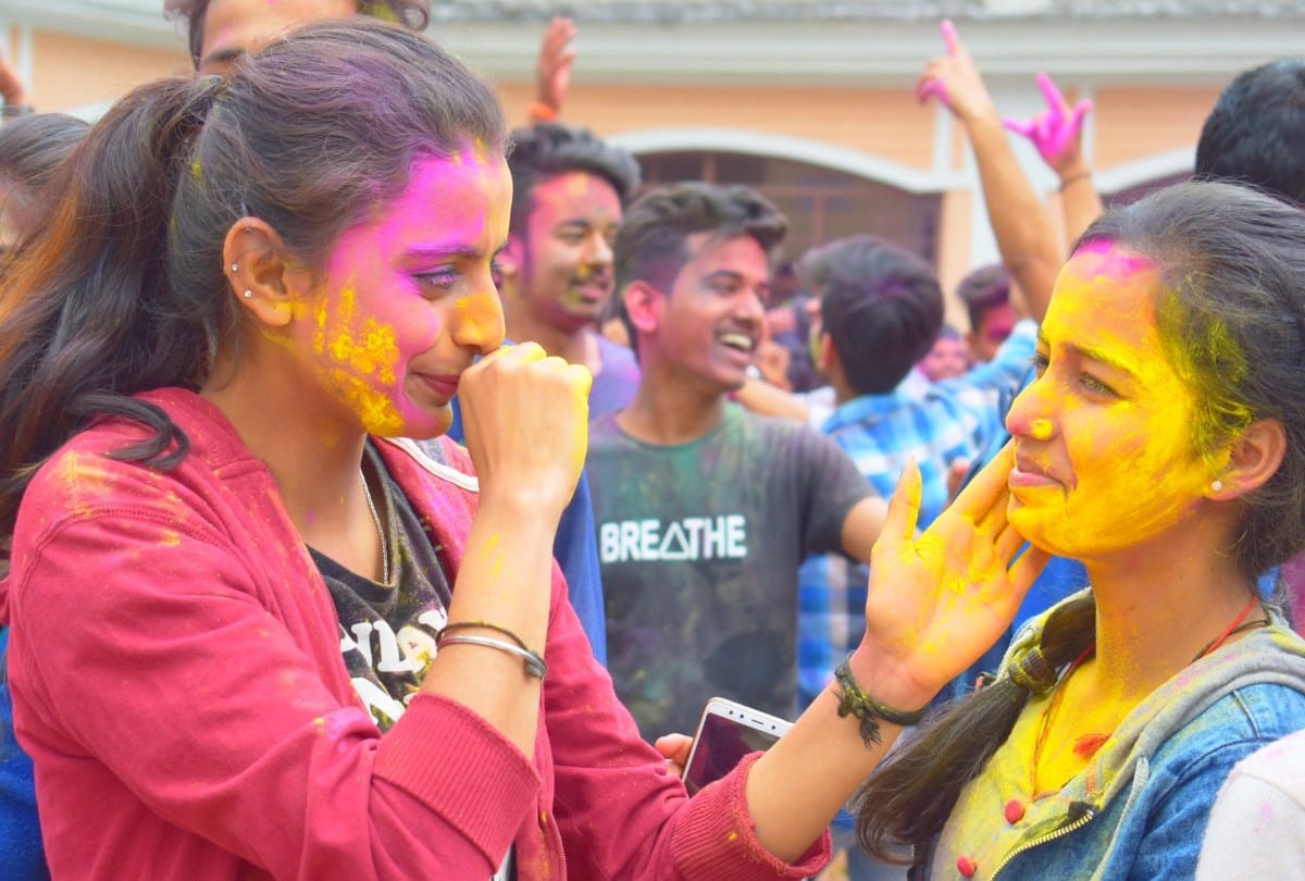 tips for remove color clean your skin this holi