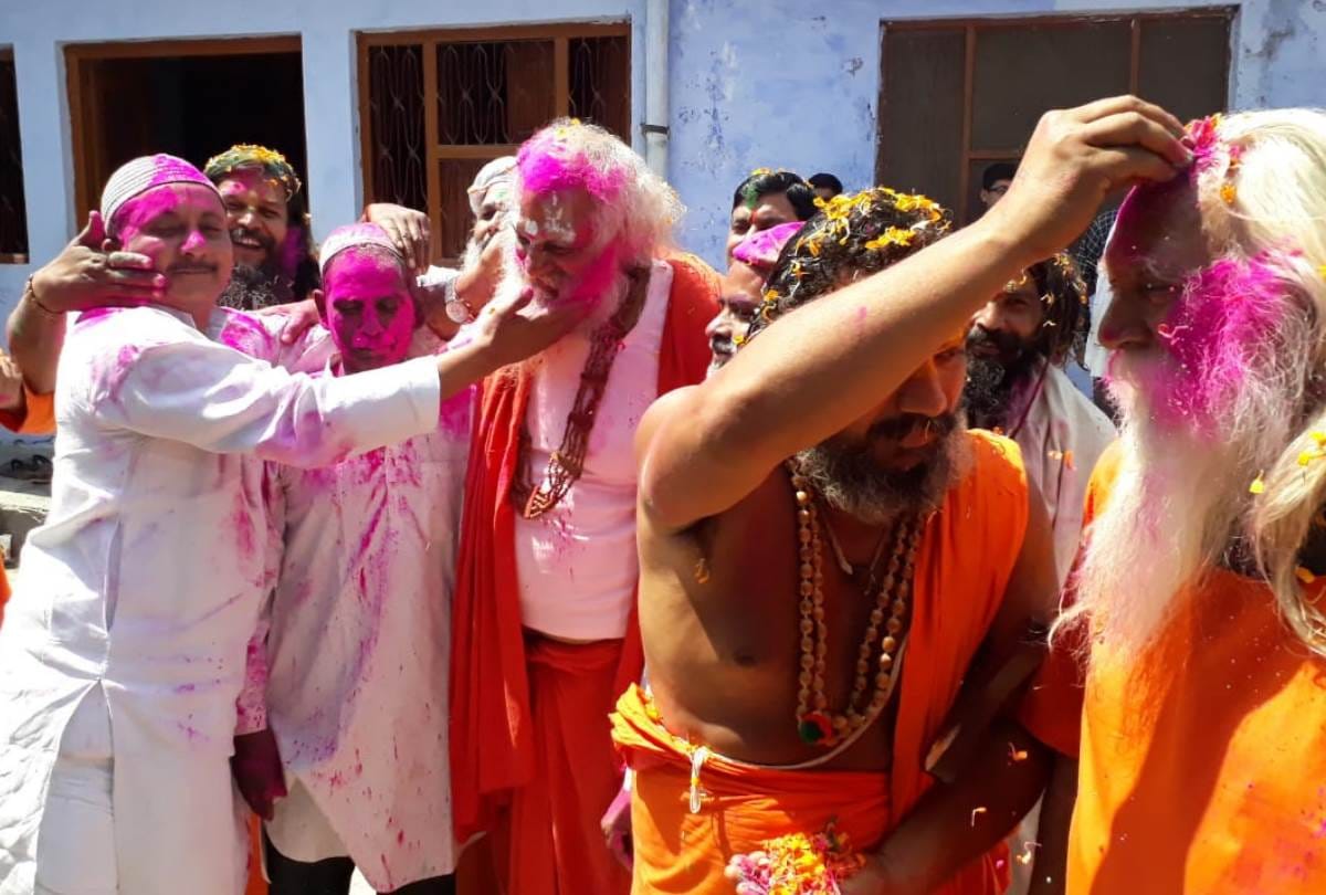 muslim side and saints played colours on the occassion of holi