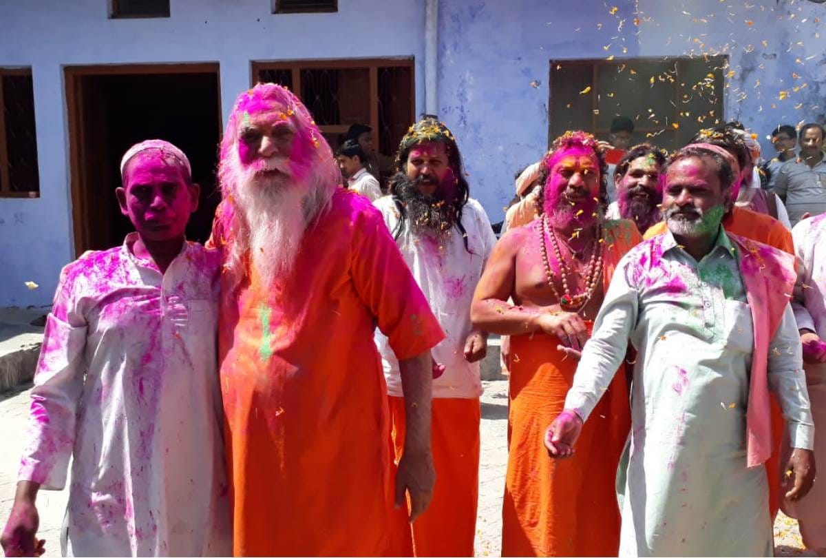 muslim side and saints played colours on the occassion of holi