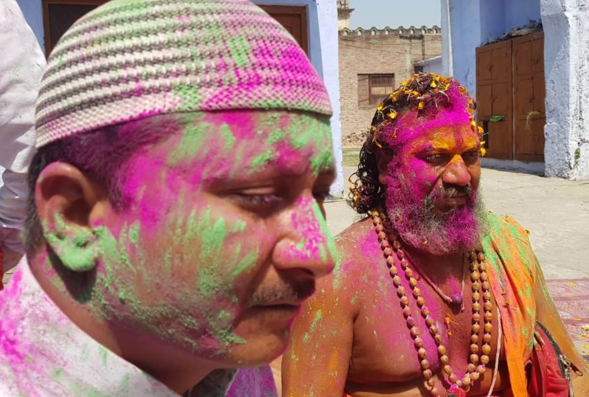 muslim side and saints played colours on the occassion of holi