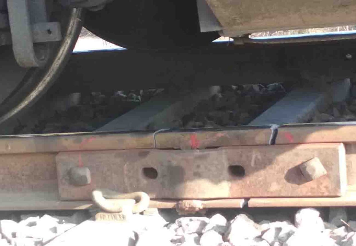 train passed through crack track in chitrakoot