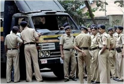MLA Narendra Bhondekar convoy vehicle hits rickshaw and two-wheeler in Yavatmal Maharashtra News