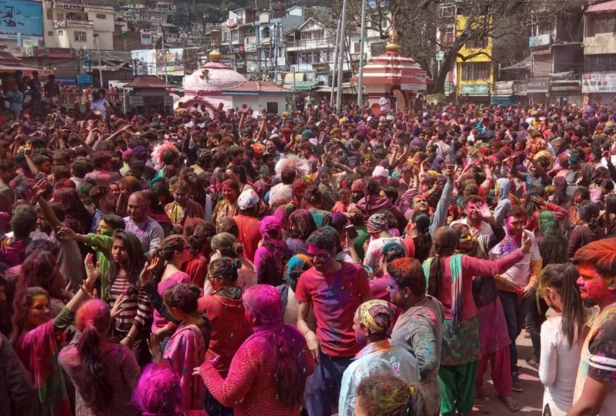 Holi celebrations in Mandi Kullu Himachal Pradesh