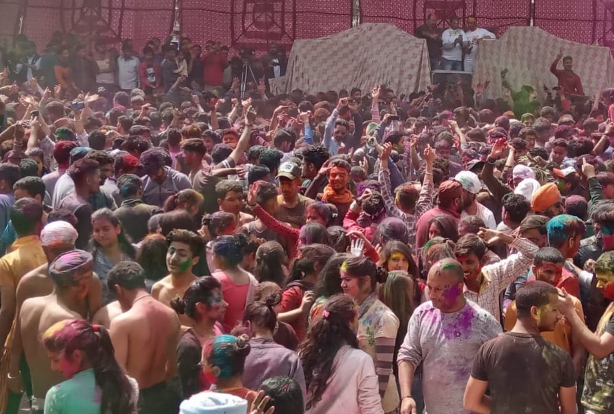 Holi celebrations in Mandi Kullu Himachal Pradesh