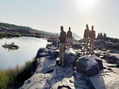 Teenager drowning in Betwa, Five children survivors