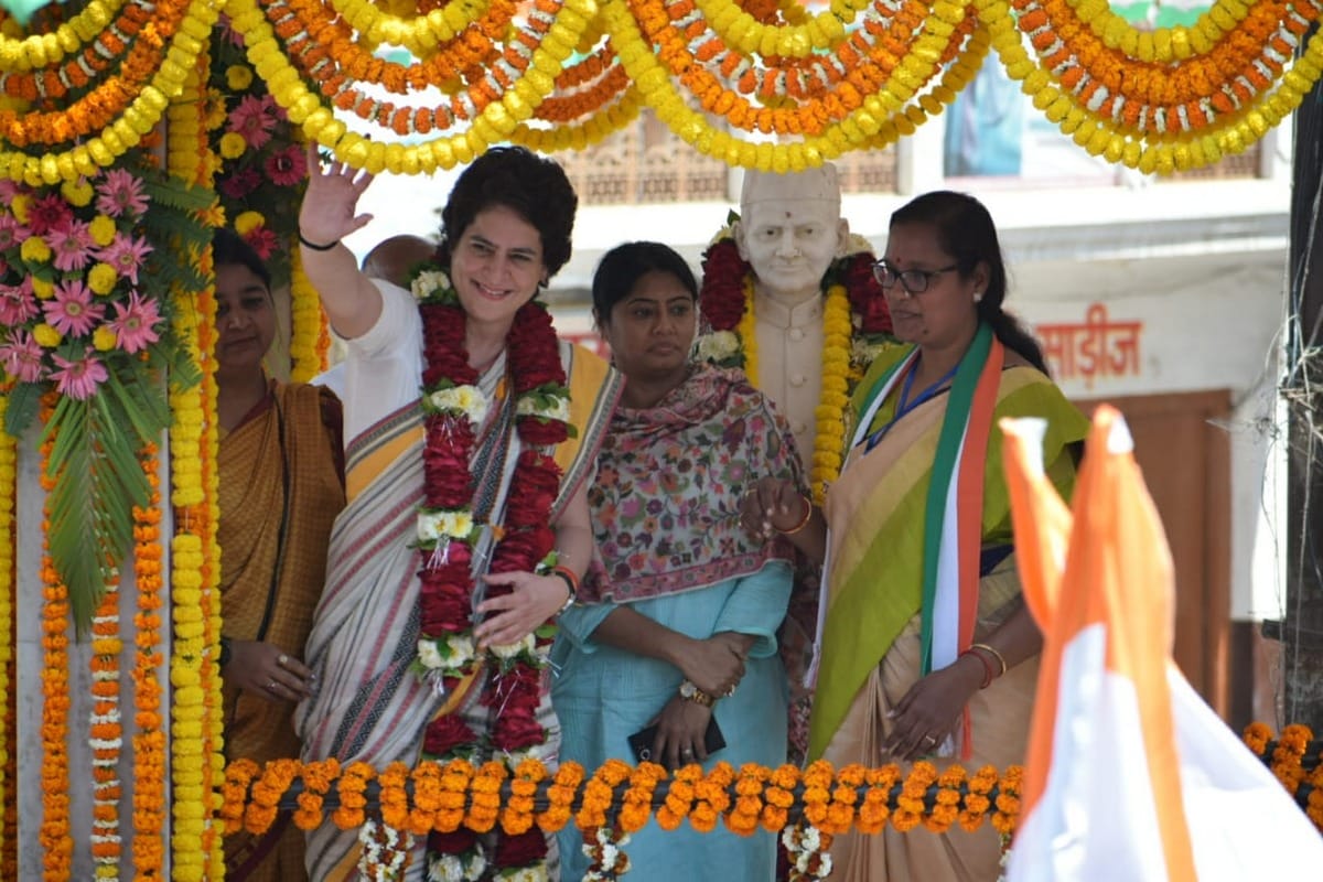 Priyanka gandhi visit kashi vishwanath corridor in varanasi before loksabha election 2019