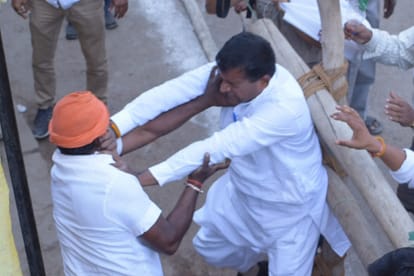 Loksabha Election 2019 : Modi-Modi slogan During Priyanka Gandhi Reach varanasi