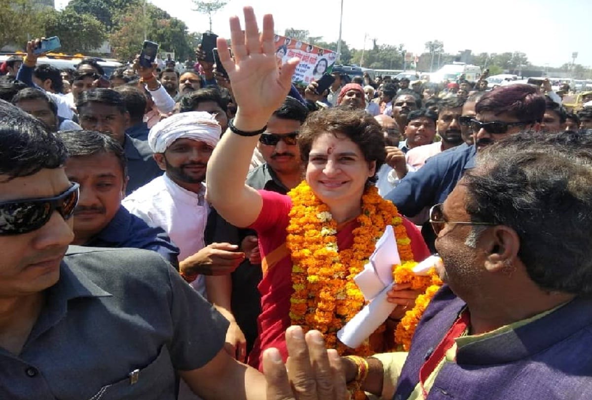 priyanka gandhi vadra road show in ayodhya.