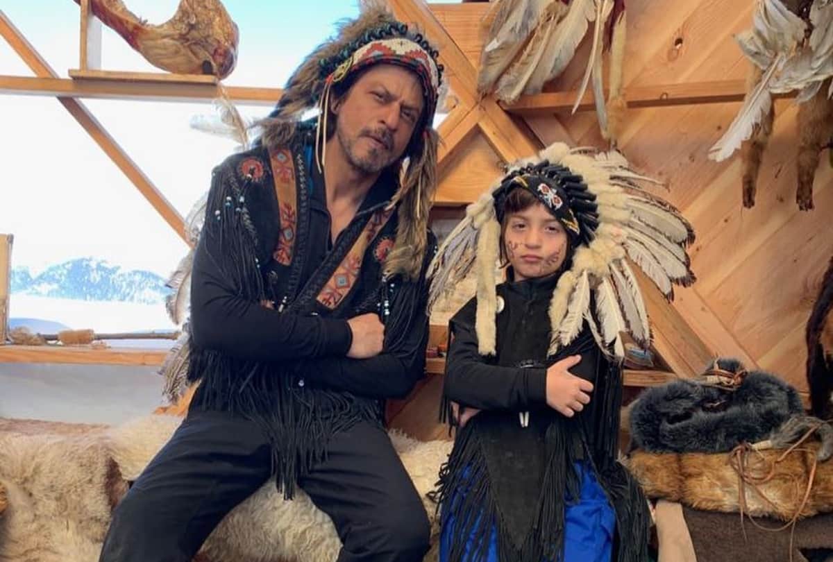 gauri khan share picture shah rukh khan with abram look bonding