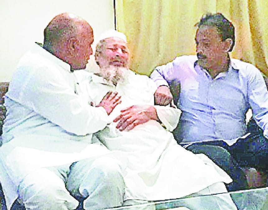 sarebaazaar yuvak ko goli maari