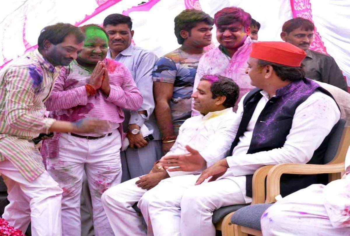yadav family holi celebration news and lok sabha election 2019