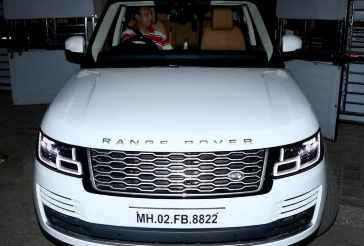 Katrina kaif Bought New Range Rover Vogue SE