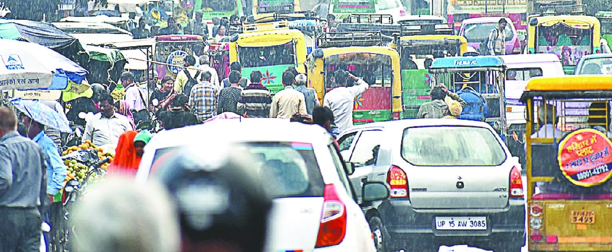 Traffic jam in the city till evening from morning