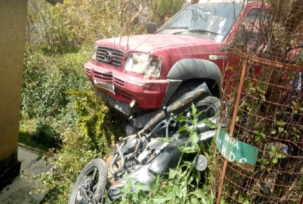 Fire service vehicle collision bike teacher and one other injured in gopeshwar