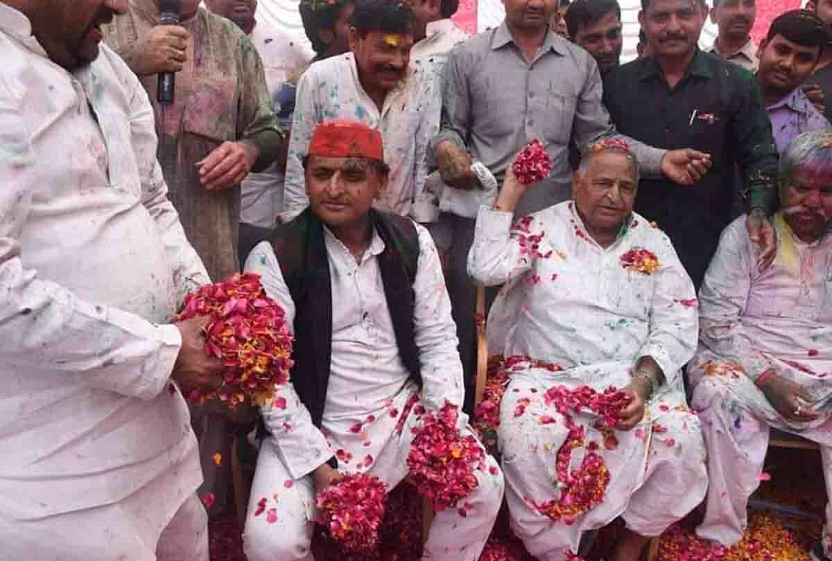holi celebration in Yadav Family before lok sabha elections 2019