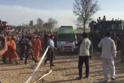 Rescue operation for 18 month old boy fell into 60 feet deep borewell in hisar of haryana