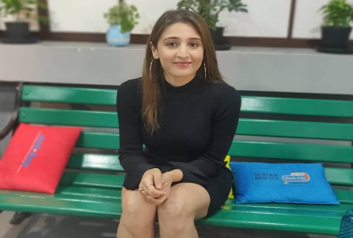 Interesting facts about billionaire baby dhvani bhanushali singer