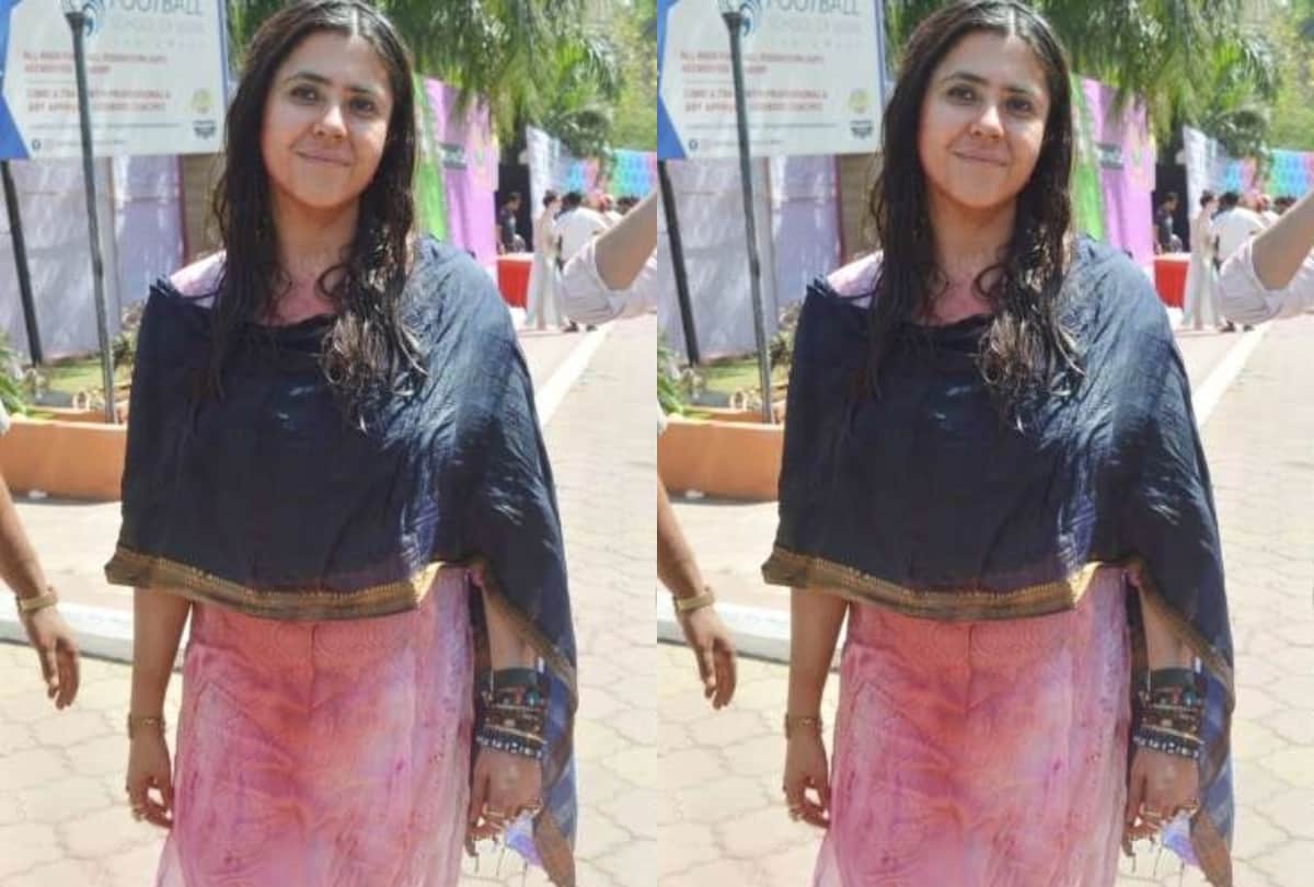 ekta kapoor holi party with tv popular stars