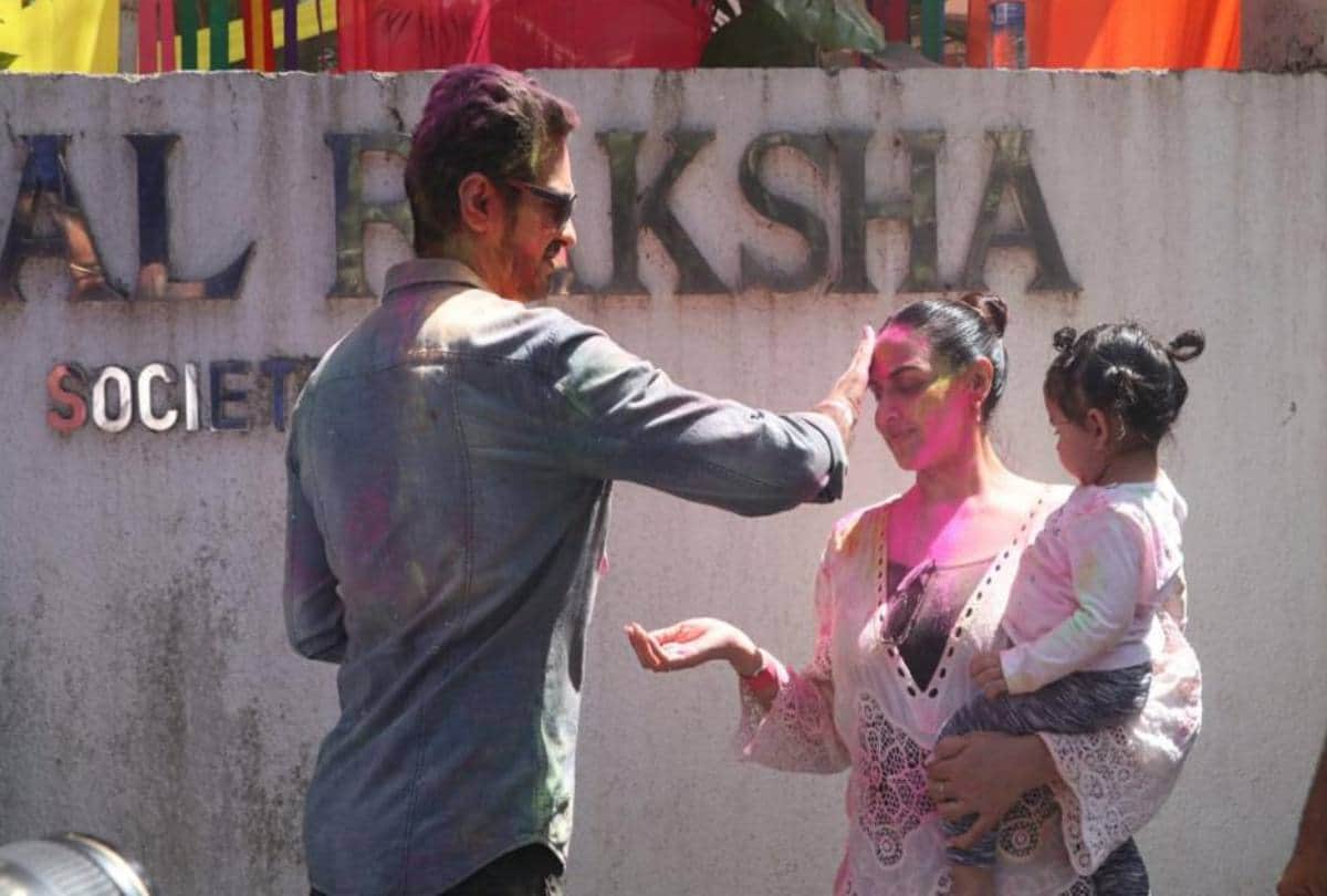 shabana azmi and javed akhtar host holi party at their house farhan reached with shibani dandekar