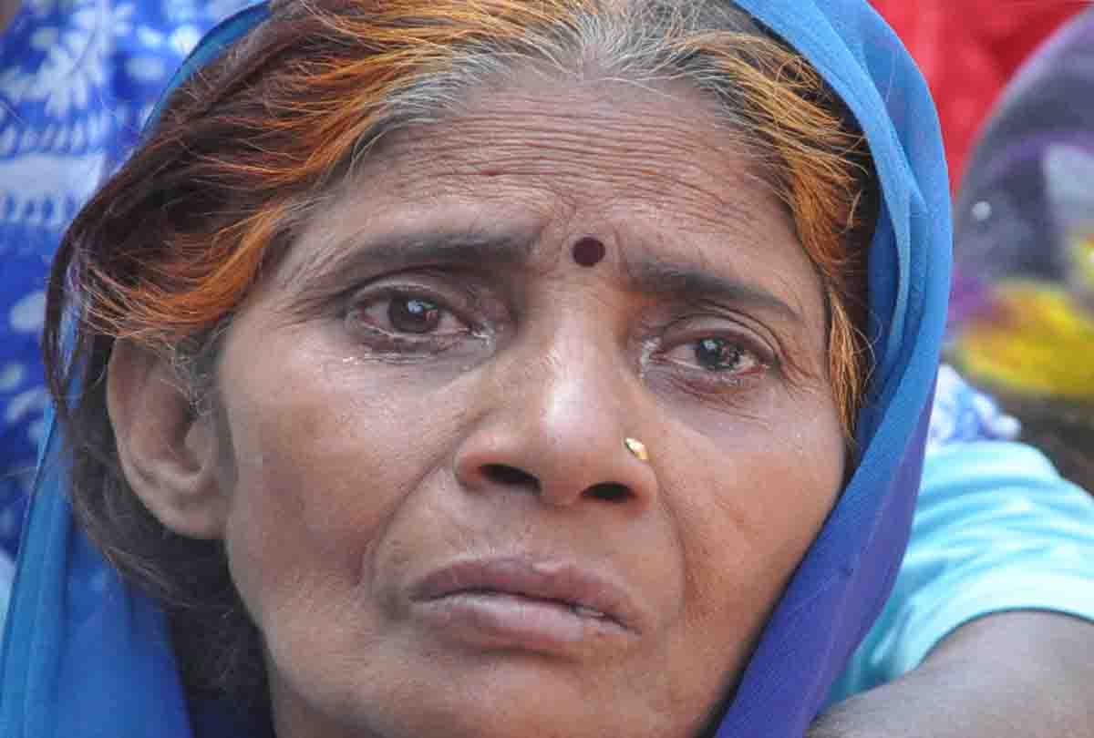 three people died because of liquor party in river