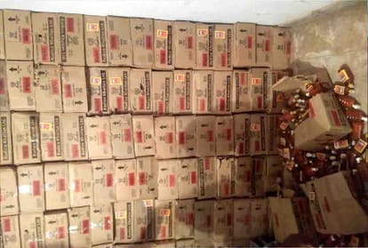 samajwadi party leader was selling poisonous liquor