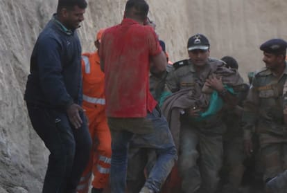 NDRF and army team rescue 18 months nadeem from 60 feet borewell in hisar