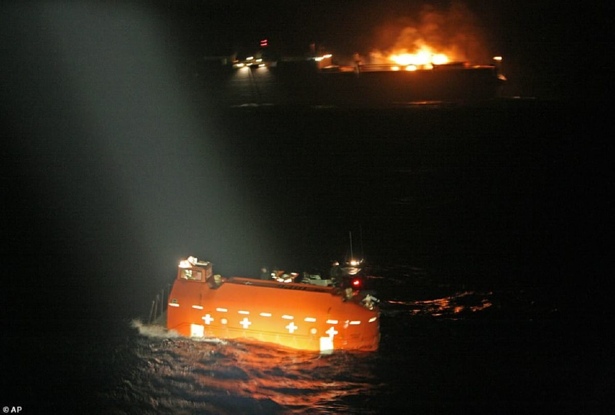 italian Container ship sunk in atlantic sea with 2000 luxury cars off the coast of France