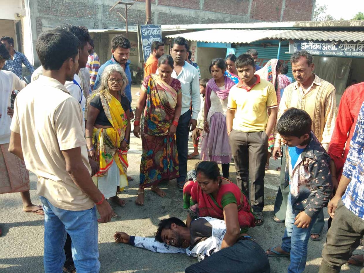 मामूली विवाद में चटकीं लाठियां, चार घायल