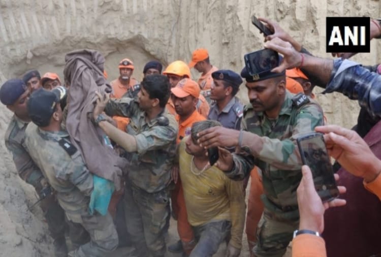 Rescue operation for 18 month old boy fell into 60 feet deep borewell in hisar of haryana