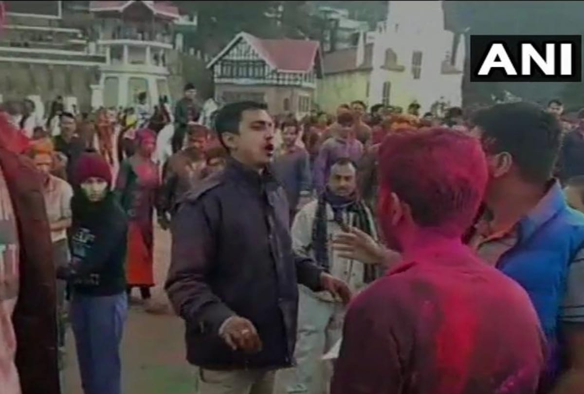 scuffle broke out between miscreants and police personnel during Holi celebrations in Shimla