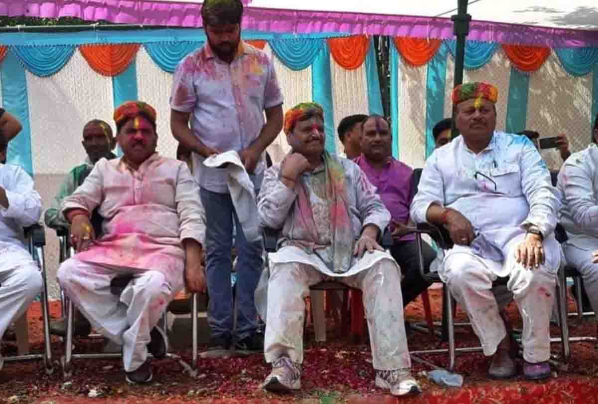 holi celebration in Yadav Family before lok sabha elections 2019