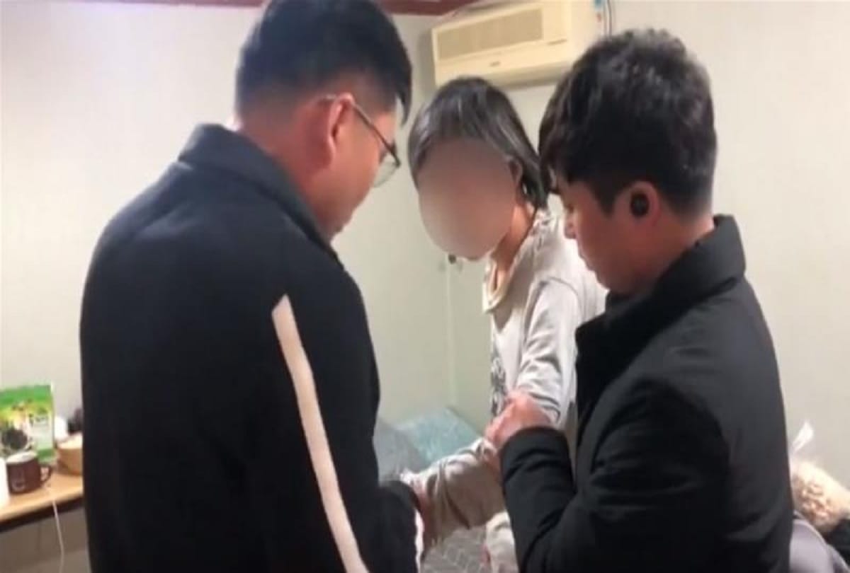 hidden camera found in hotels room 800 couples secretly filmed in south korea 4 accused arrested