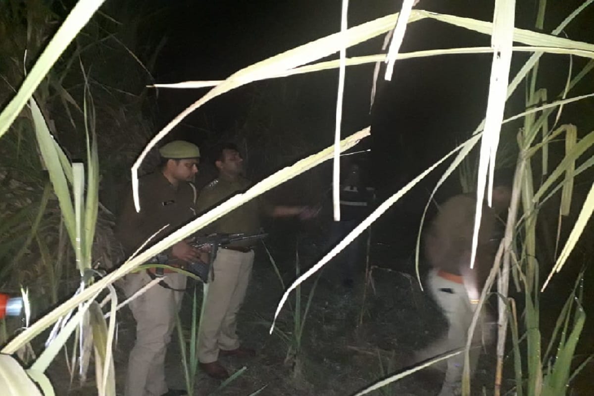 Encounter in Meerut and accused shot by police officer and arrested
