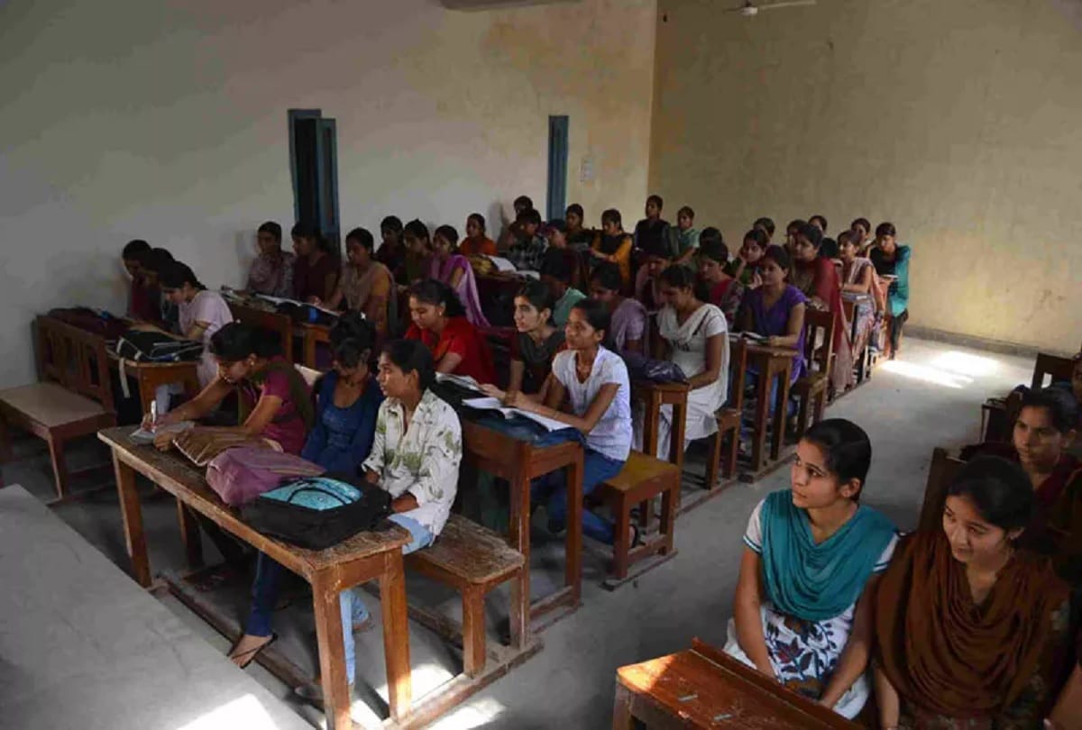 Professor teaches love formula to girls in govt women college in karnal haryana
