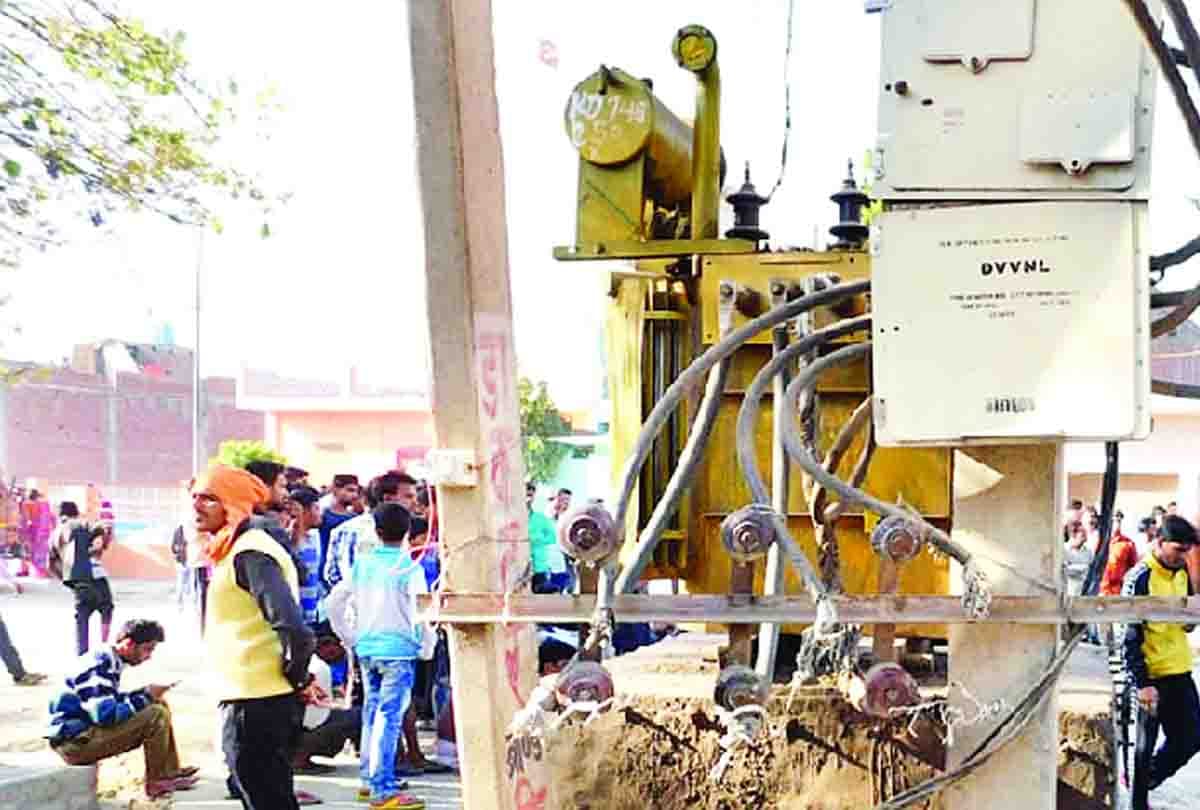 soldier wife bump with electric transformer
