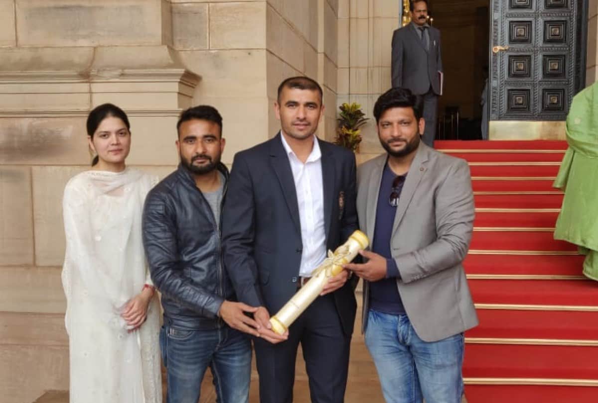 padma shri Ajay Thakur marriage invitation to sachin tendulkar abhishek bachchan