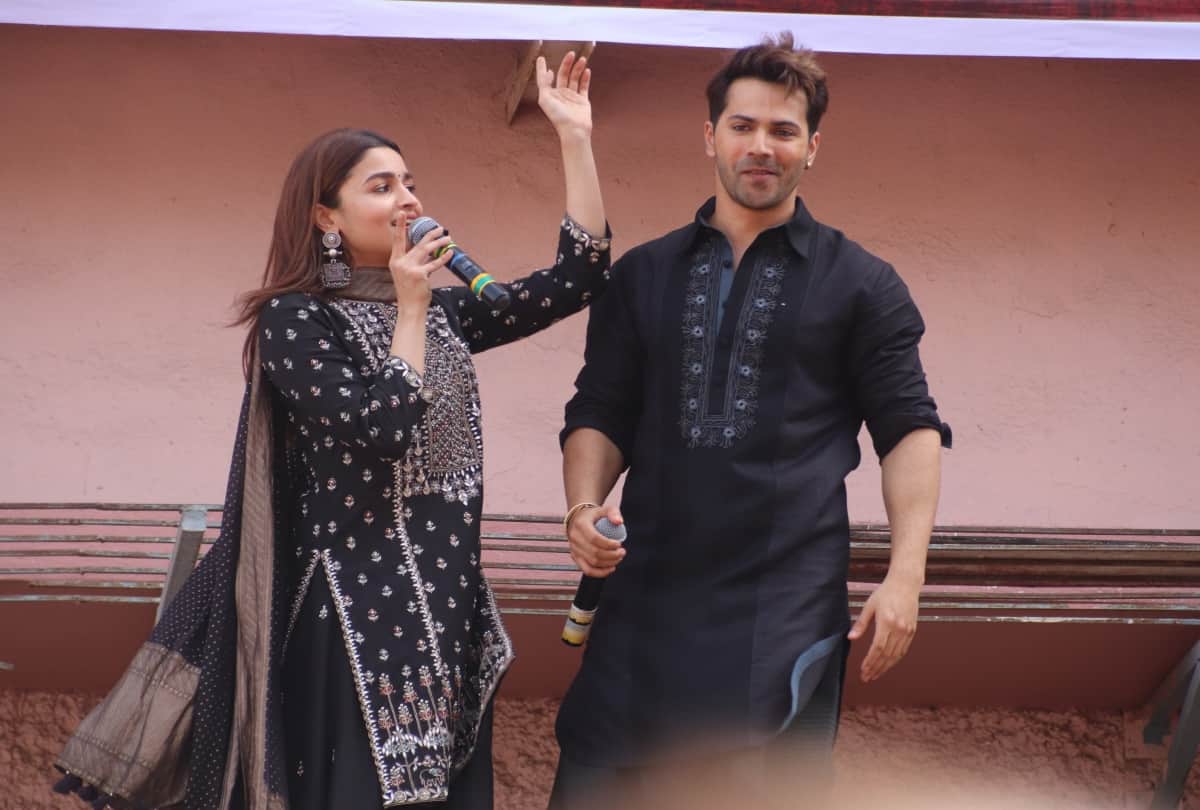 Alia Bhatt looks gorgeous in black sharara