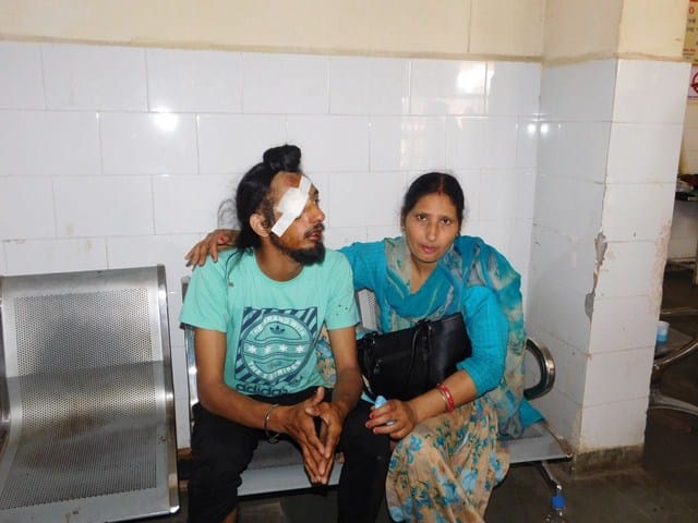 Container-car rammed, five injured