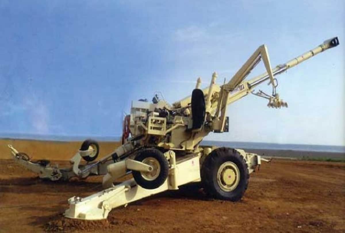 Indian Army Inducts Dhanush Howitzer and US Precision Guided Excalibur Artillery Ammunition